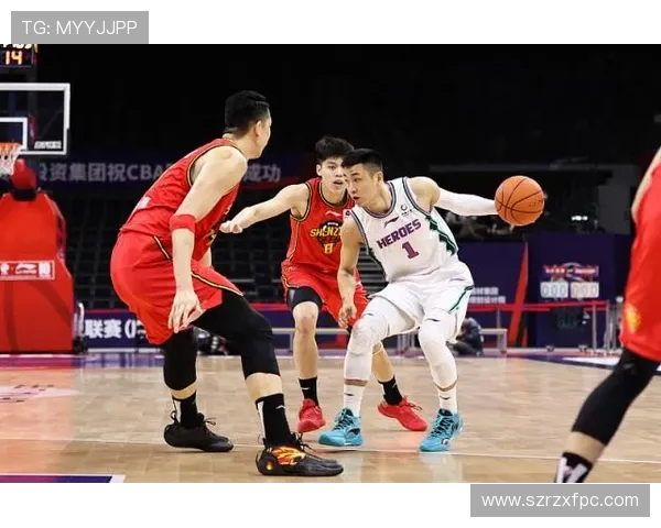上海篮球队意识争议引发热议球迷对战术与团队配合的不同看法 上海篮球队意识争议引发热议球迷对战术与团队配合的不同看法