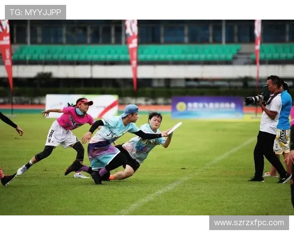 南京飞盘队在极限运动会积分榜中以65分领先其他队伍展现强劲实力